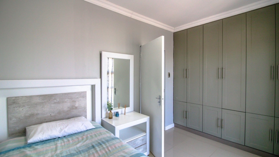 6 Bedroom Property for Sale in Gonubie Eastern Cape
